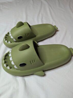 Shark Rubber Slides – Size 44/45 (US 10/11)